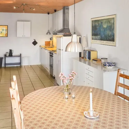 Elef - 2-0km From The Sea By Interhome